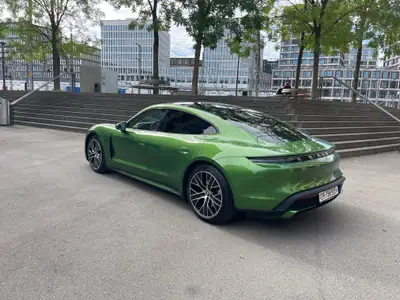 Porsche Taycan Turbo 2020 — Électrique haute performance, 45 000 km — Miniature 7