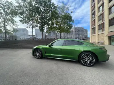 Porsche Taycan Turbo 2020 — Électrique haute performance, 45 000 km — Miniature 11