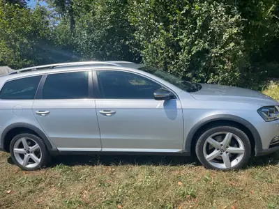 Volkswagen Passat Break 2.0 TDI 177 4Motion — Diesel performant, transmission intégrale et faible kilométrage — intérieur