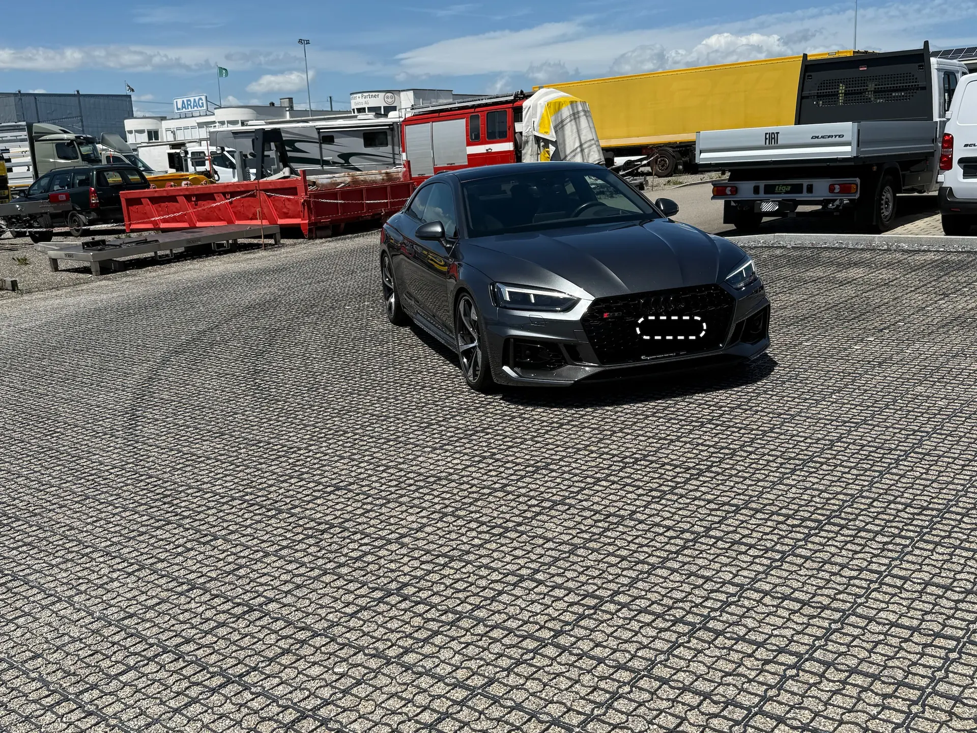 Audi RS5 Coupé 2.9 V6 TFSI 510 PS — Sportive haute performance avec Gewindefahrwerk KW — vue extérieure