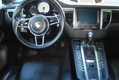Porsche Macan S 3.0 V6 340 ch — SUV sportif premium, état impeccable — Heckansicht
