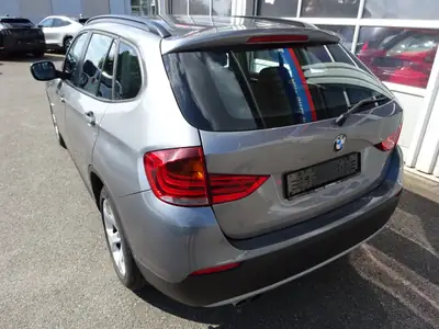 BMW X1 xDrive 25i Steptronic — SUV polyvalent, transmission automatique, historique sans sinistre — côté