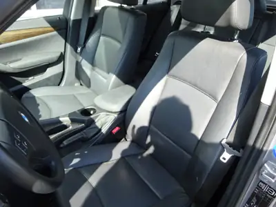 BMW X1 xDrive 25i Steptronic — SUV polyvalent, transmission automatique, historique sans sinistre — Miniature 7
