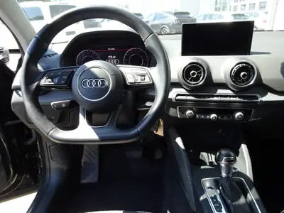 Audi Q2 1.4 TFSI Sport S-tronic — SUV compact dynamique, 79 900 km seulement — Miniature 9