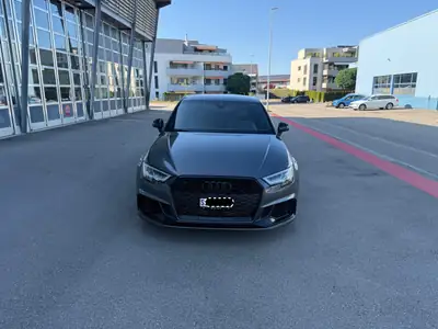 Audi RS3 2.5 TFSI Quattro — Berline haute performance, 129 000 km, ciel étoilé — vista esterna
