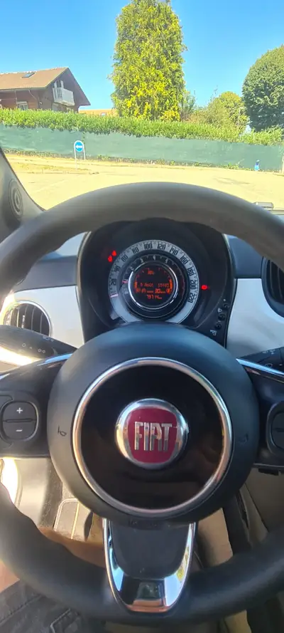 Fiat 500 1.0 Hybrid Cult 2022 — Citadine écologique et économique, 79'700 km — Heckansicht