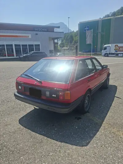 Nissan Sunny 1.6 SGX — Berline compacte de 1988, authentique et fiable — dashboard