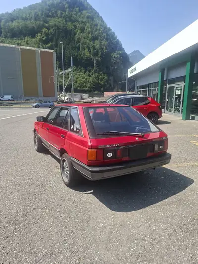 Nissan Sunny 1.6 SGX — Berline compacte de 1988, authentique et fiable — Thumbnail 7