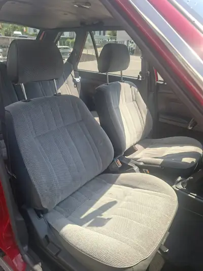 Nissan Sunny 1.6 SGX — Berline compacte de 1988, authentique et fiable — Thumbnail 11