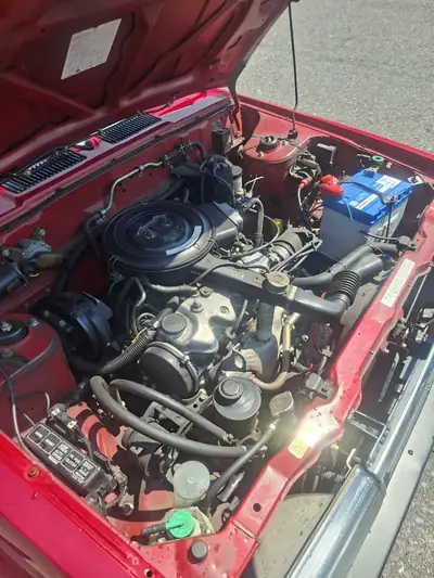 Nissan Sunny 1.6 SGX — Berline compacte de 1988, authentique et fiable — Thumbnail 14