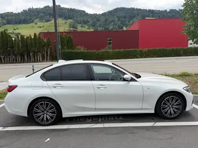 BMW 330e M Sport Steptronic — Hybride rechargeable performant, 147 700 km — Heckansicht