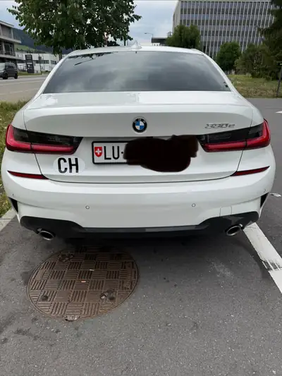 BMW 330e M Sport Steptronic — Hybride rechargeable performant, 147 700 km — Innenraum