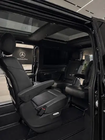 Mercedes-Benz V 250 d BlueTec — Monospace familial premium 4WD, équipement AMG complet — arrière