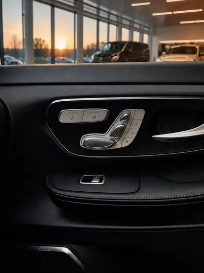 Mercedes-Benz V 250 d BlueTec — Monospace familial premium 4WD, équipement AMG complet — Miniature 7