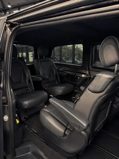 Mercedes-Benz V 250 d BlueTec — Monospace familial premium 4WD, équipement AMG complet — Miniature 9