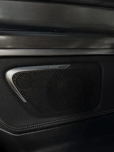 Mercedes-Benz V 250 d BlueTec — Monospace familial premium 4WD, équipement AMG complet — Miniature 10