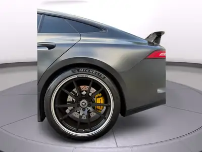 Mercedes-AMG GT 63 S 4MATIC+ — Coupé haute performance, 639 ch et finition Aeropaket — Miniature 7