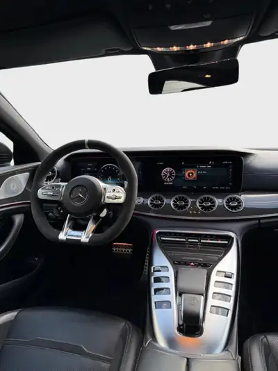 Mercedes-AMG GT 63 S 4MATIC+ — Coupé haute performance, 639 ch et finition Aeropaket — Miniature 11