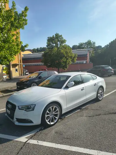 Audi A5 2.0 TDI 177 ch — Berline élégante, quattro performant, faible consommation — Seitenansicht