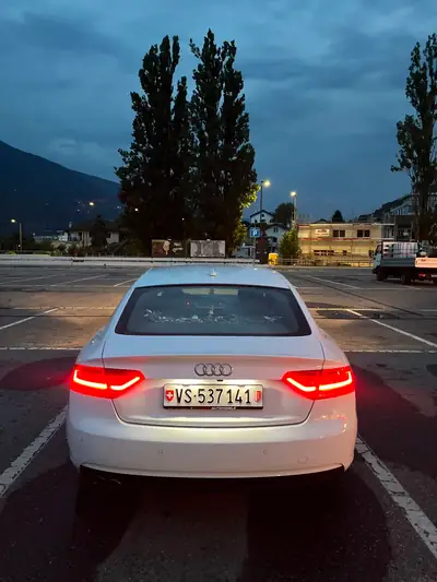Audi A5 2.0 TDI 177 ch — Berline élégante, quattro performant, faible consommation — Miniatur 8