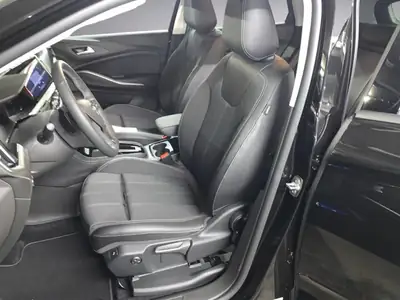 Opel Grandland 1.2i TP Blitz — SUV compact automatique, design noir élégant — Detail