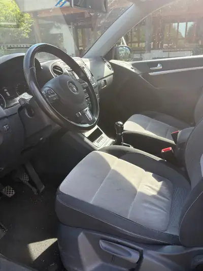 VW Tiguan 1.4 TSI 160 — SUV compact fiable, sans accident, 217000 km — intérieur