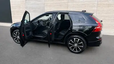 Volvo XC60 B4 MH Ultimate Dark — SUV hybride diesel, première main, impeccable — rear view
