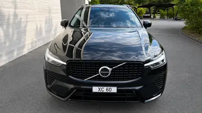 Volvo XC60 B4 MH Ultimate Dark — SUV hybride diesel, première main, impeccable — dashboard