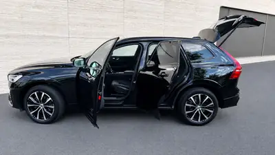 Volvo XC60 B4 MH Ultimate Dark — SUV hybride diesel, première main, impeccable — Thumbnail 9