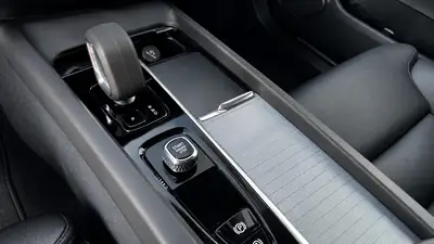 Volvo XC60 B4 MH Ultimate Dark — SUV hybride diesel, première main, impeccable — Thumbnail 12
