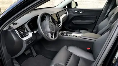 Volvo XC60 B4 MH Ultimate Dark — SUV hybride diesel, première main, impeccable — Thumbnail 11