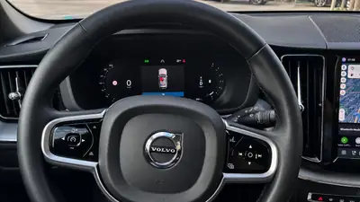 Volvo XC60 B4 MH Ultimate Dark — SUV hybride diesel, première main, impeccable — Thumbnail 14