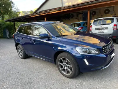 Volvo XC60 2.4 D4 Ocean Race AWD — SUV premium diesel, 4RM, kilométrage modéré — interior