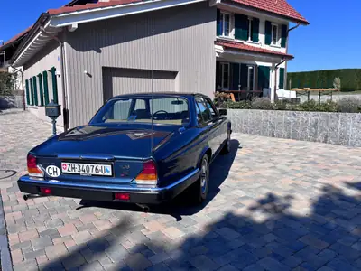 Jaguar XJ 1981 — Berline de prestige British, patine authentique et 67'000 km — Seitenansicht