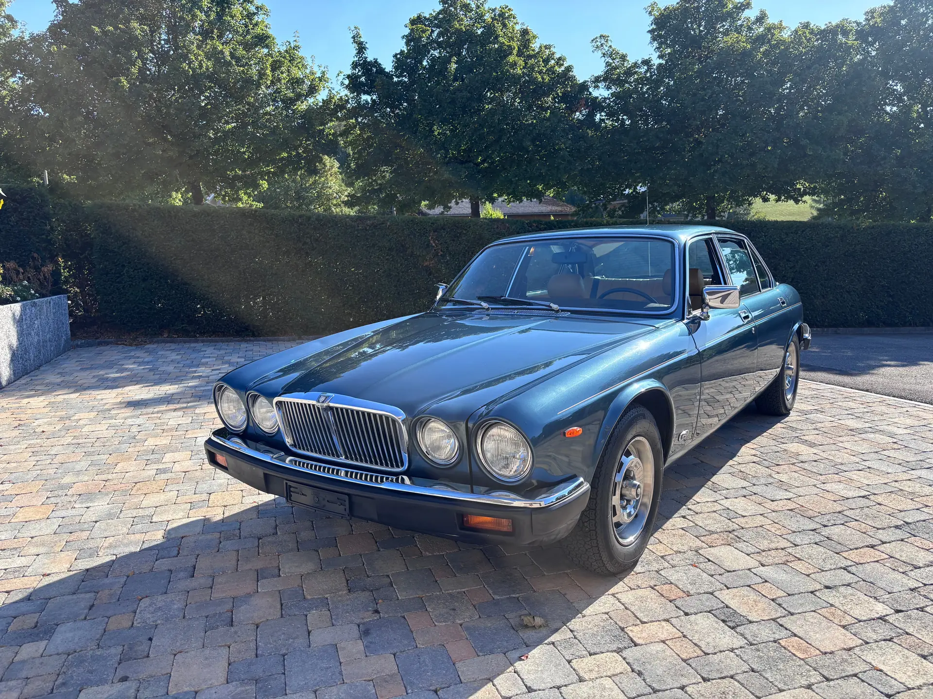 Jaguar XJ 1981 — Berline de prestige British, patine authentique et 67'000 km — Außenansicht