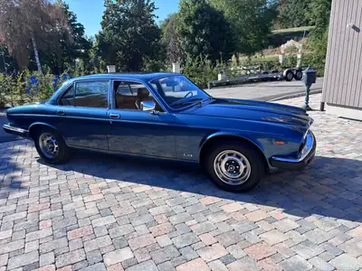 Jaguar XJ 1981 — Berline de prestige British, patine authentique et 67'000 km — Heckansicht