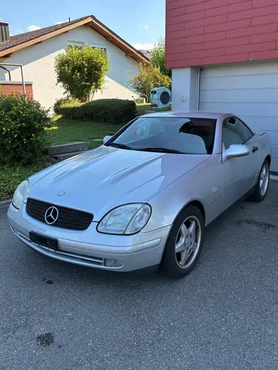 Mercedes-Benz SLK 230 Kompressor — Cabriolet sportif des années 90, moteur surcompressé — Außenansicht