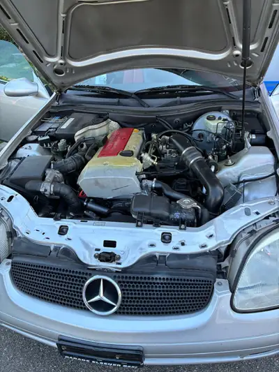Mercedes-Benz SLK 230 Kompressor — Cabriolet sportif des années 90, moteur surcompressé — Heckansicht
