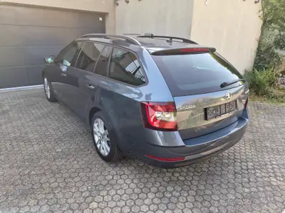 Skoda Octavia Combi 2.0 TSI 190 ch — Monospace familial 4x4, sans accident — dashboard