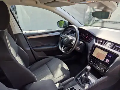 Skoda Octavia Combi 2.0 TSI 190 ch — Monospace familial 4x4, sans accident — Thumbnail 10