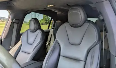 Tesla Model X Performance — SUV électrique haute puissance, 93'300 km — vista posteriore