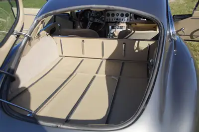 Jaguar E-Type 3.8L FHC — L'icône britannique des années 1960, exemplaire d'exception — dettaglio