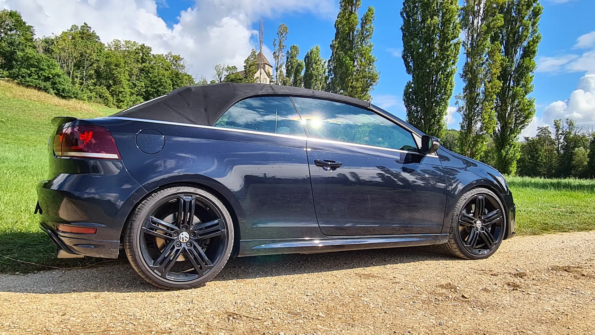 VW Golf 2.0 TSI R DSG Cabriolet — Découverte sportive décapotée, 265 ch d'adrénaline