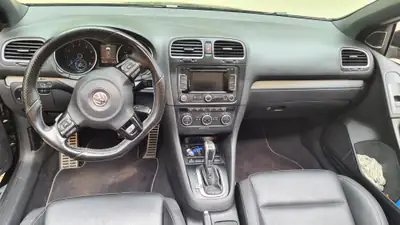 VW Golf 2.0 TSI R DSG Cabriolet — Découverte sportive décapotée, 265 ch d'adrénaline — détail
