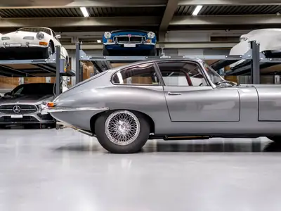 Jaguar E-Type 4.2 Coupé Série 1 — Légende britannique restaurée, seulement 33'600 km — Miniatur 12