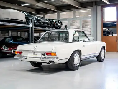 Mercedes-Benz SL 280 Pagode 1971 — Cabriolet légendaire, histoire complète garantie — Detail