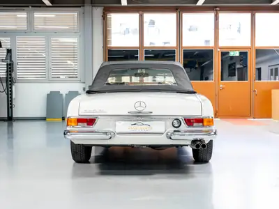 Mercedes-Benz SL 280 Pagode 1971 — Cabriolet légendaire, histoire complète garantie — Miniatur 31