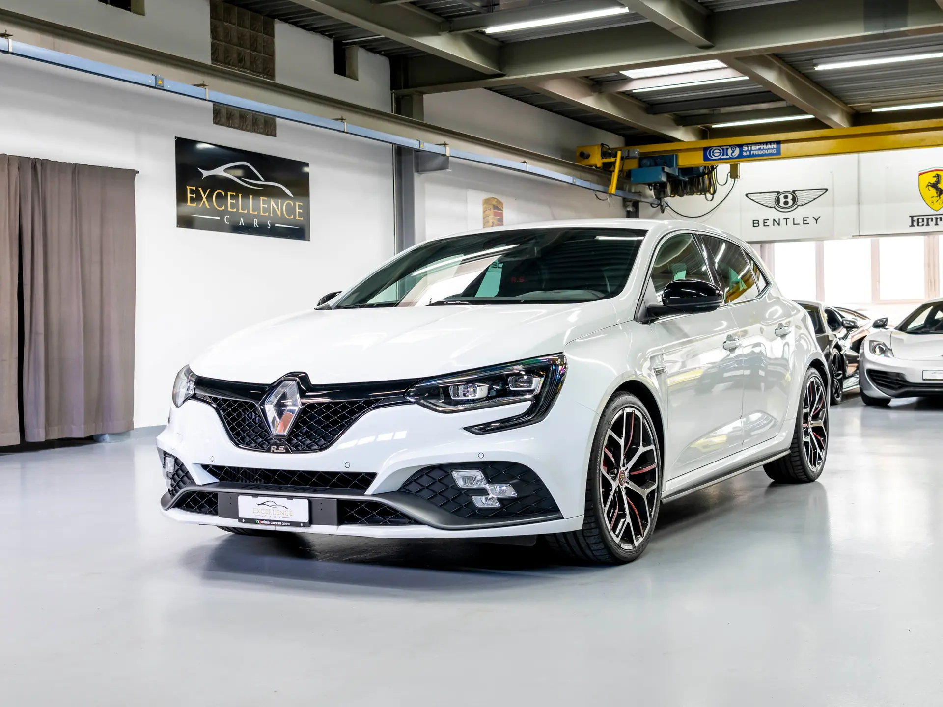 Renault Mégane Trophy 300 — Sportive 300 ch, entretien Renault complet