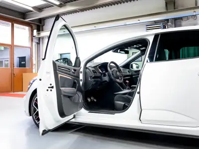 Renault Mégane Trophy 300 — Sportive 300 ch, entretien Renault complet — Miniatur 18
