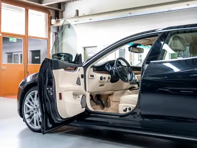 Maserati Quattroporte GTS V8 Biturbo — Berline de prestige, 530 ch, sans accident — Miniature 16